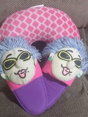 Wolf Essentials Worlds Best Pink Trellis Travel Neck Pillow Snap Close NWOT